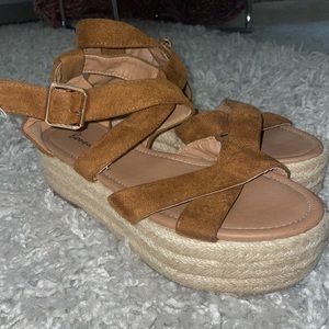 Platform Wedged sandals